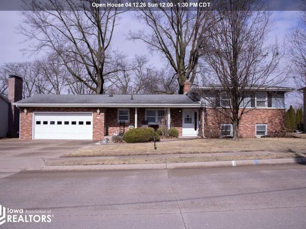 2710 Clearview Drive, Burlington, IA 52601