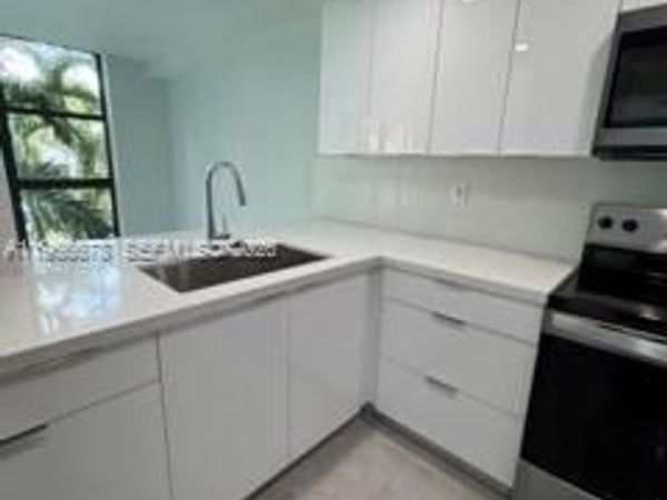11790 SW 18th St , Unit 221-3, Miami, FL 33175