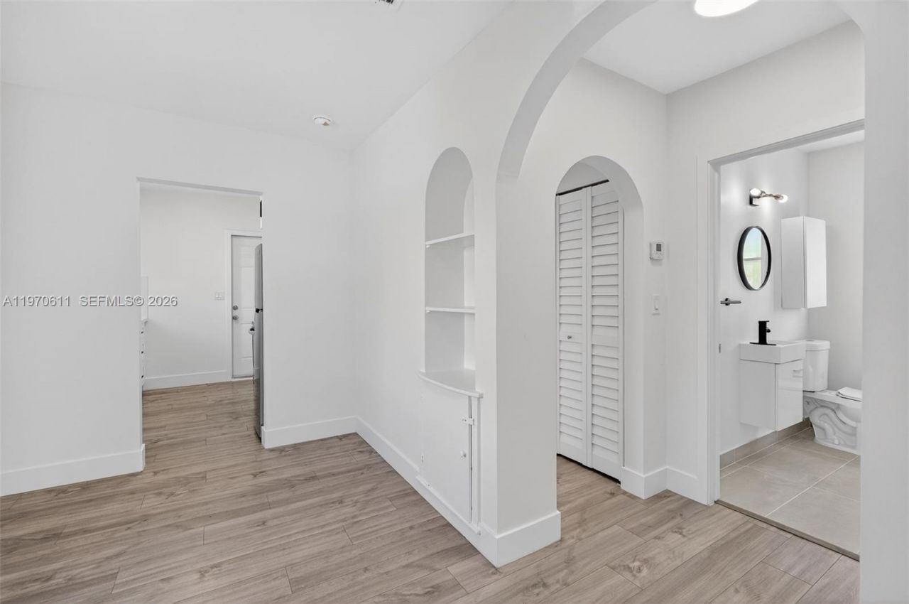 1801 SW 5th St, Unit 1803, Miami, FL 33135 Photo