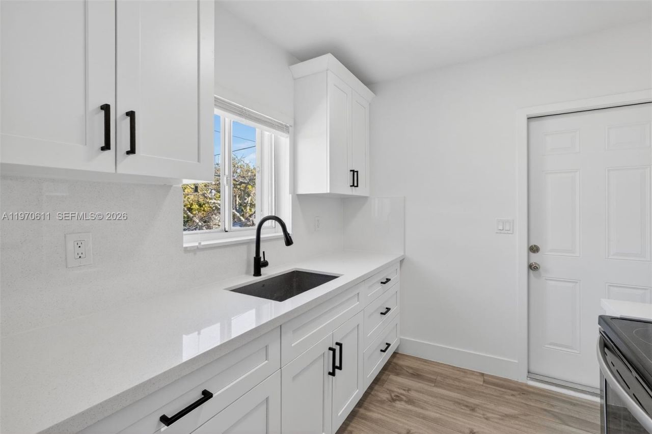 1801 SW 5th St, Unit 1803, Miami, FL 33135 Photo