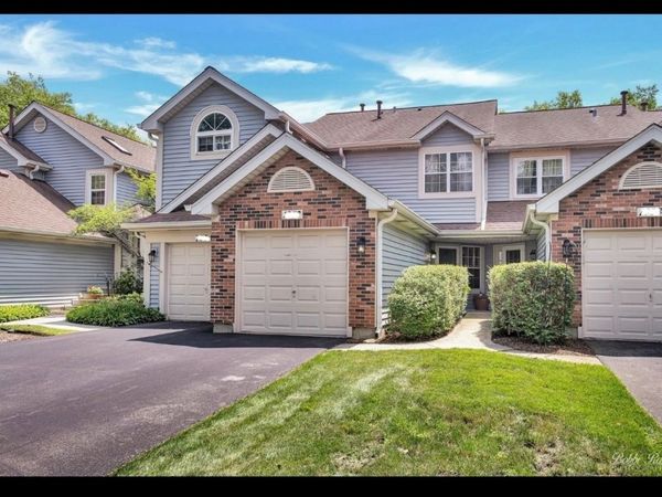 1056 Lakewood Circle, Carol Stream, IL 60188