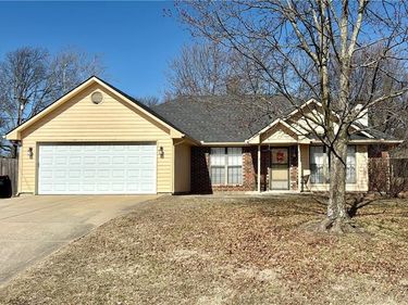 901 Coventry Court, Warrensburg, MO 64093