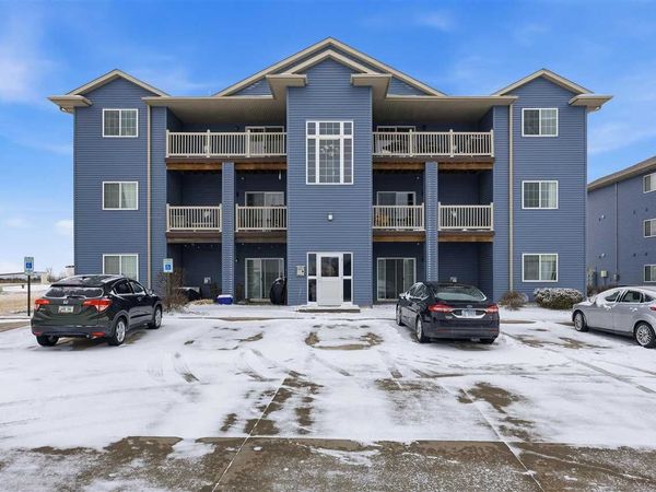 440 N Madison Ave, Unit 8, North Liberty, IA 52317