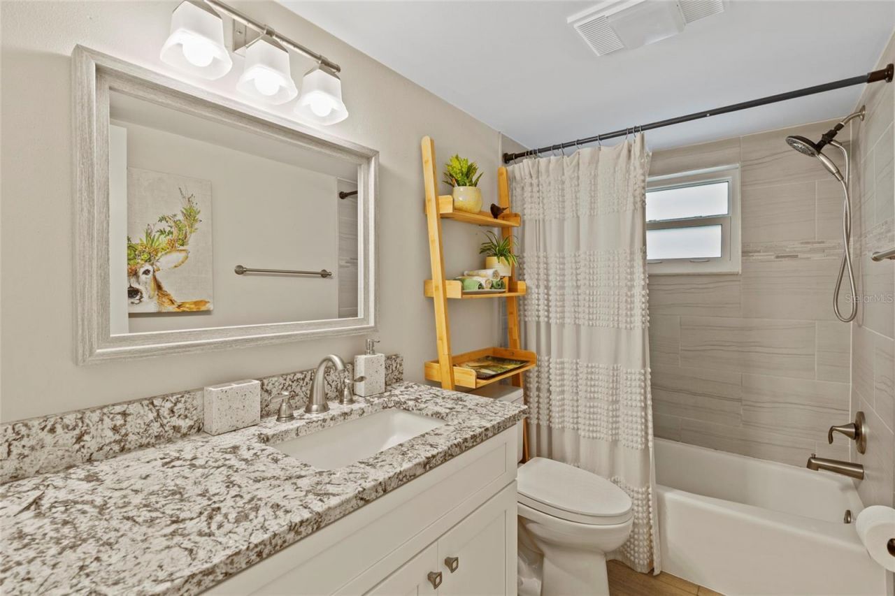 5612 Palm Aire Drive, Sarasota, FL 34243 Photo