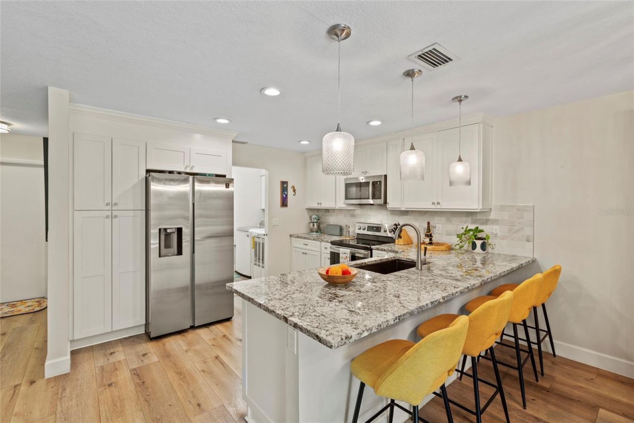 5612 Palm Aire Drive, Sarasota, FL 34243 Photo