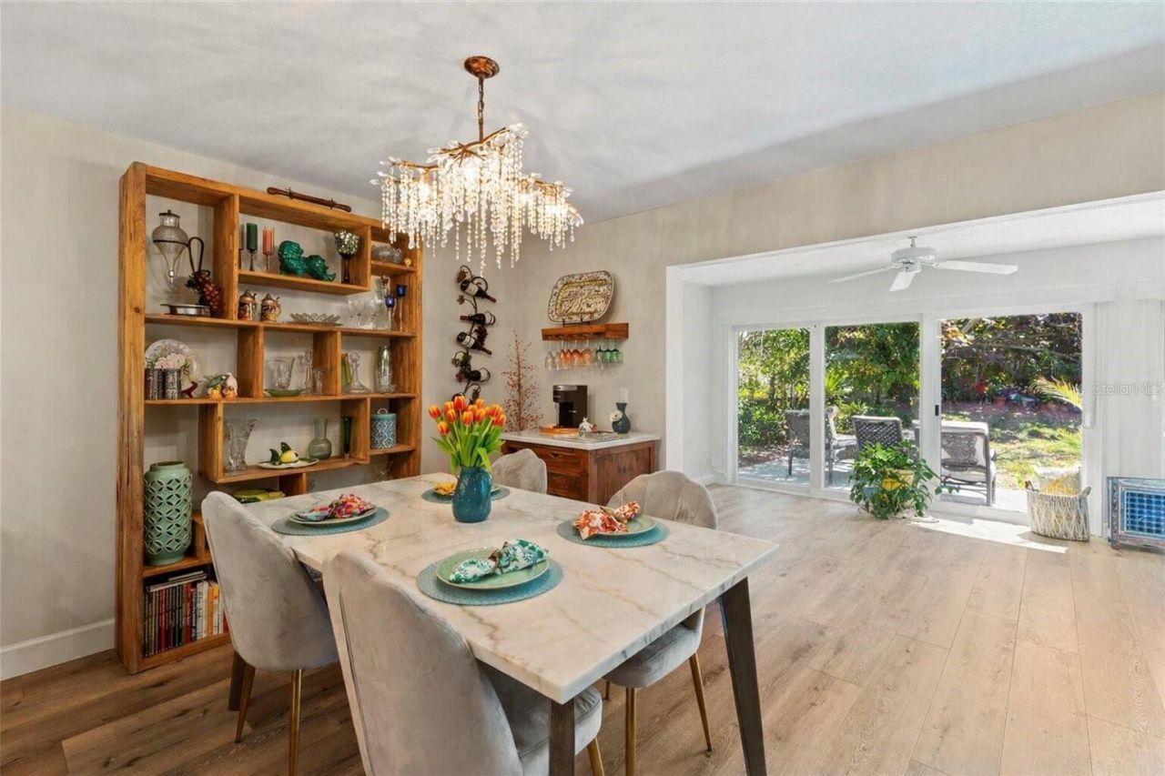 5612 Palm Aire Drive, Sarasota, FL 34243 Photo