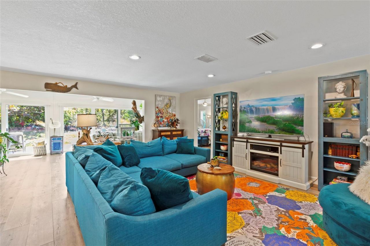 5612 Palm Aire Drive, Sarasota, FL 34243 Photo