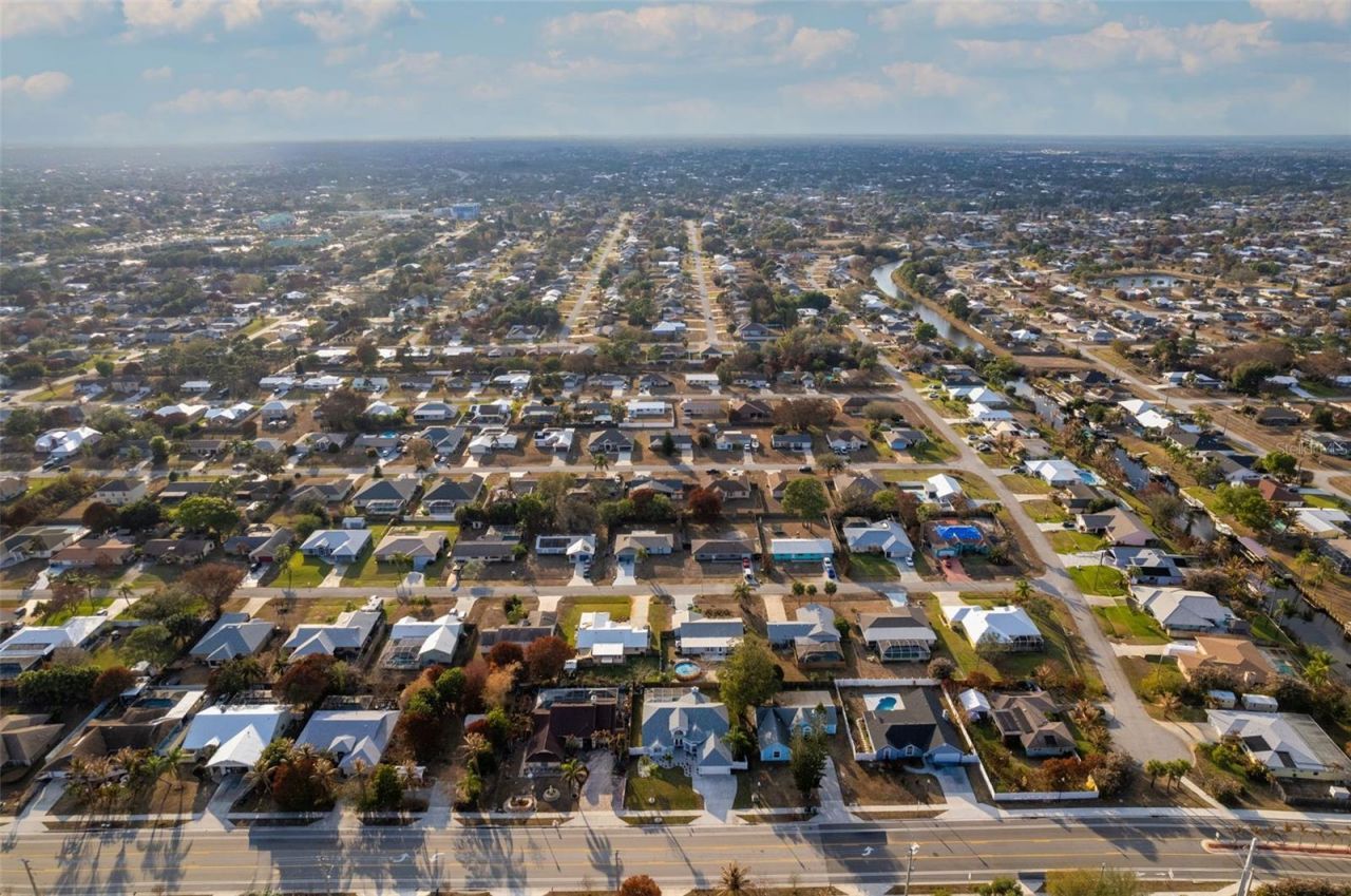 2098 SE Floresta Drive, Port Saint Lucie, FL 34984 Photo