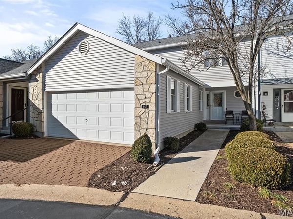 16437 Cobbleskille Drive, Chesterfield, MO 63017