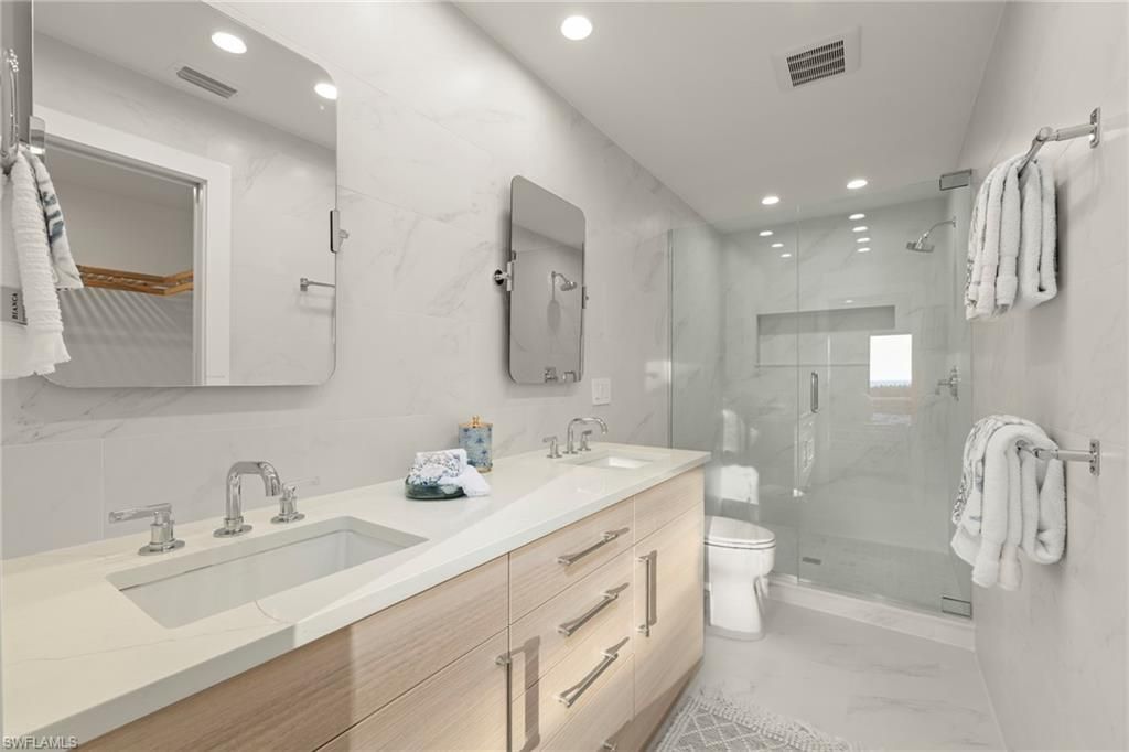 25 Beach Homes , Captiva, FL 33924 Photo