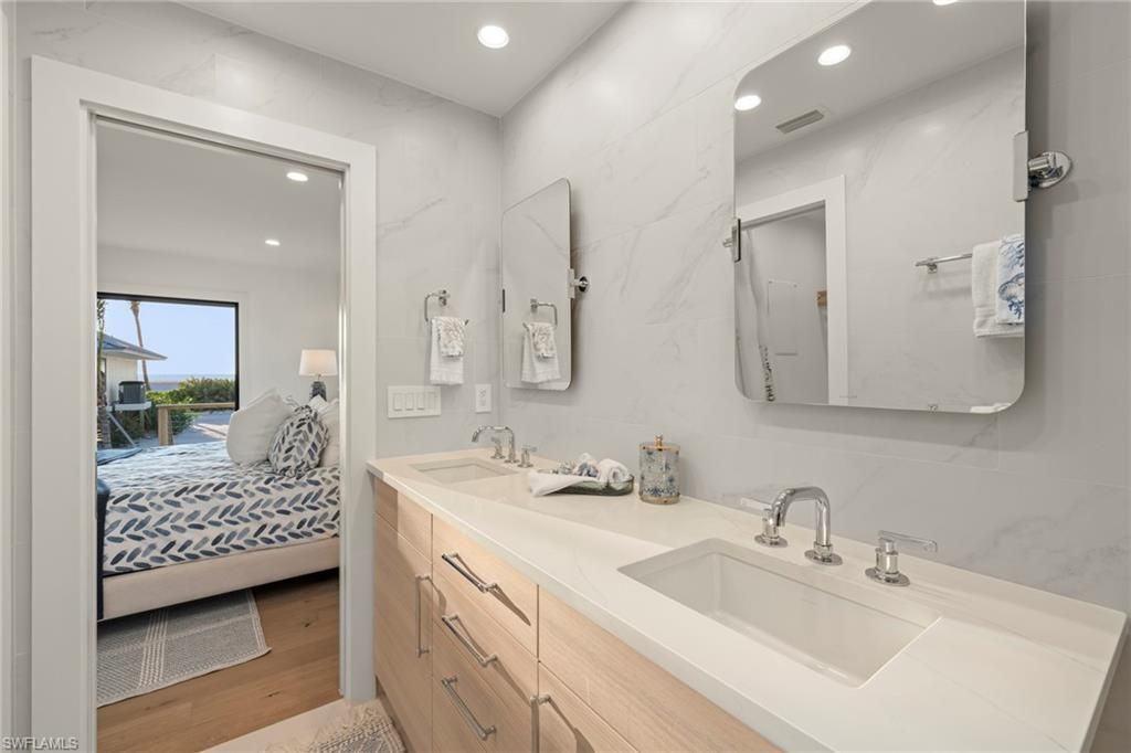 25 Beach Homes , Captiva, FL 33924 Photo