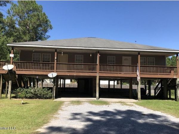 6116 E Lafayette Street, Bay Saint Louis, MS 39520