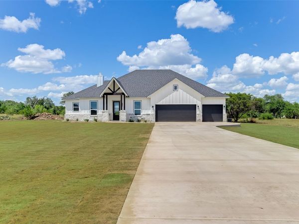 130 Draper LN, Bertram, TX 78605
