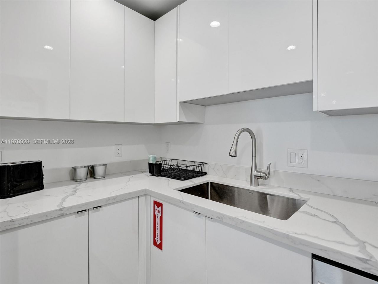 417 SW 15th St , Fort Lauderdale, FL 33315 Photo