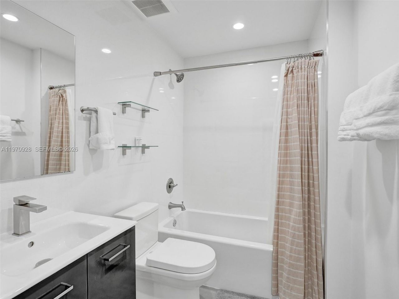 417 SW 15th St , Fort Lauderdale, FL 33315 Photo