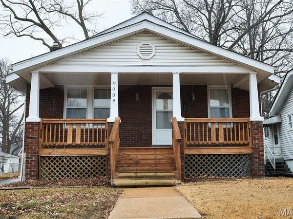 9038 Tudor Avenue, St Louis, MO 63114