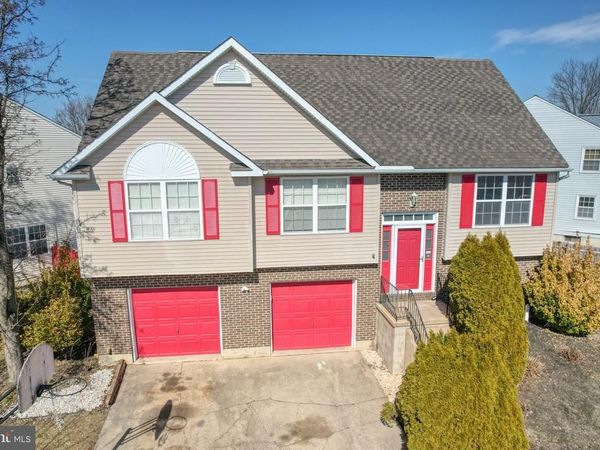 8 LOCHVIEW DRIVE, BEAR, DE 19701