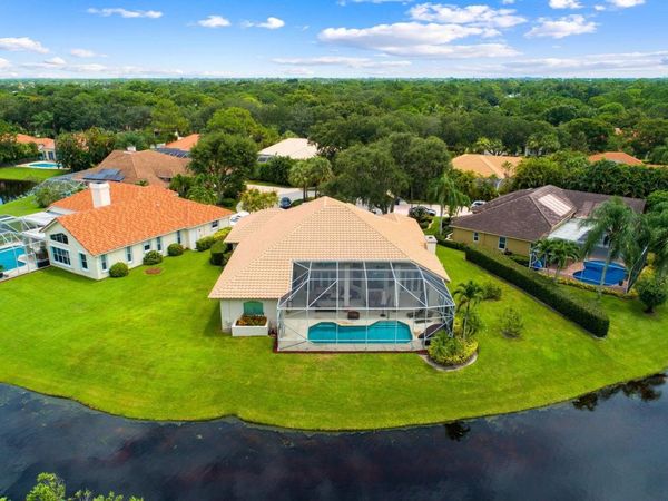 142 Corinthian Circle, Jupiter, FL 33458