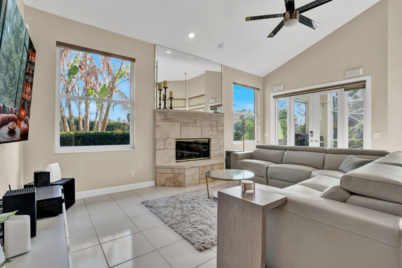 142 Corinthian Circle, Jupiter, FL 33458 Photo