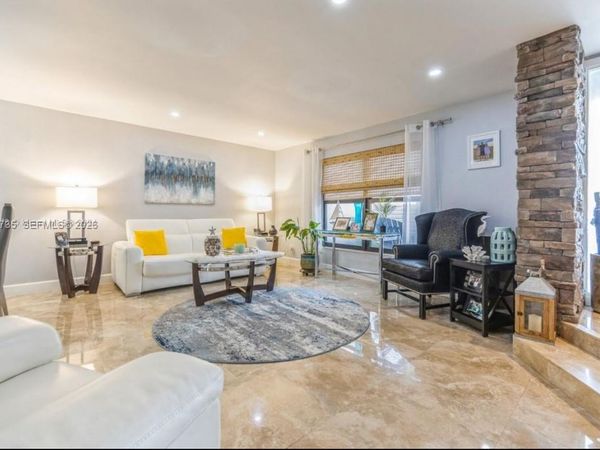 11208 NW 15th St, Pembroke Pines, FL 33026