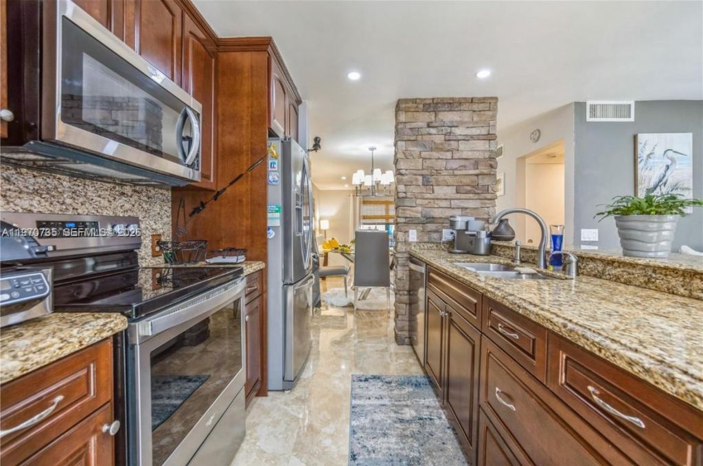 11208 NW 15th St, Pembroke Pines, FL 33026 Photo