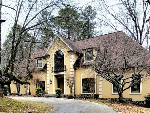 2811 Hawthorne Drive NE, Atlanta, GA 30345