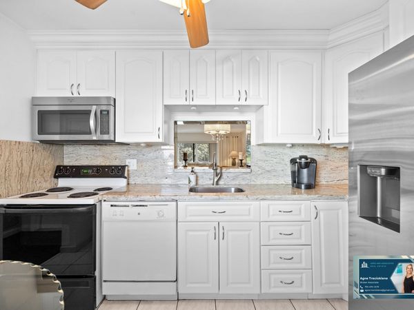 4000 NW 44th Avenue, Unit 315, Lauderdale Lakes, FL 33319