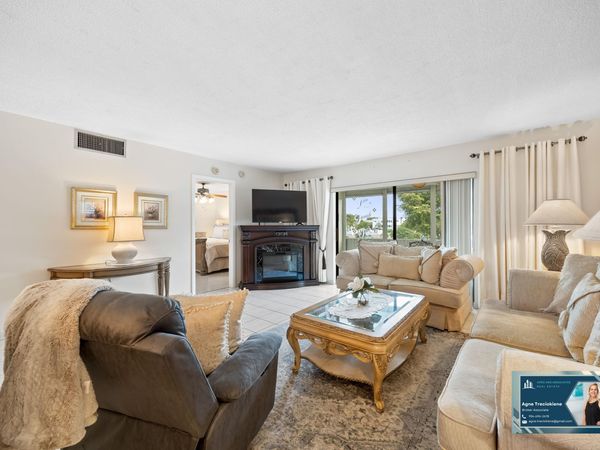 4000 NW 44th Avenue, Unit 315, Lauderdale Lakes, FL 33319