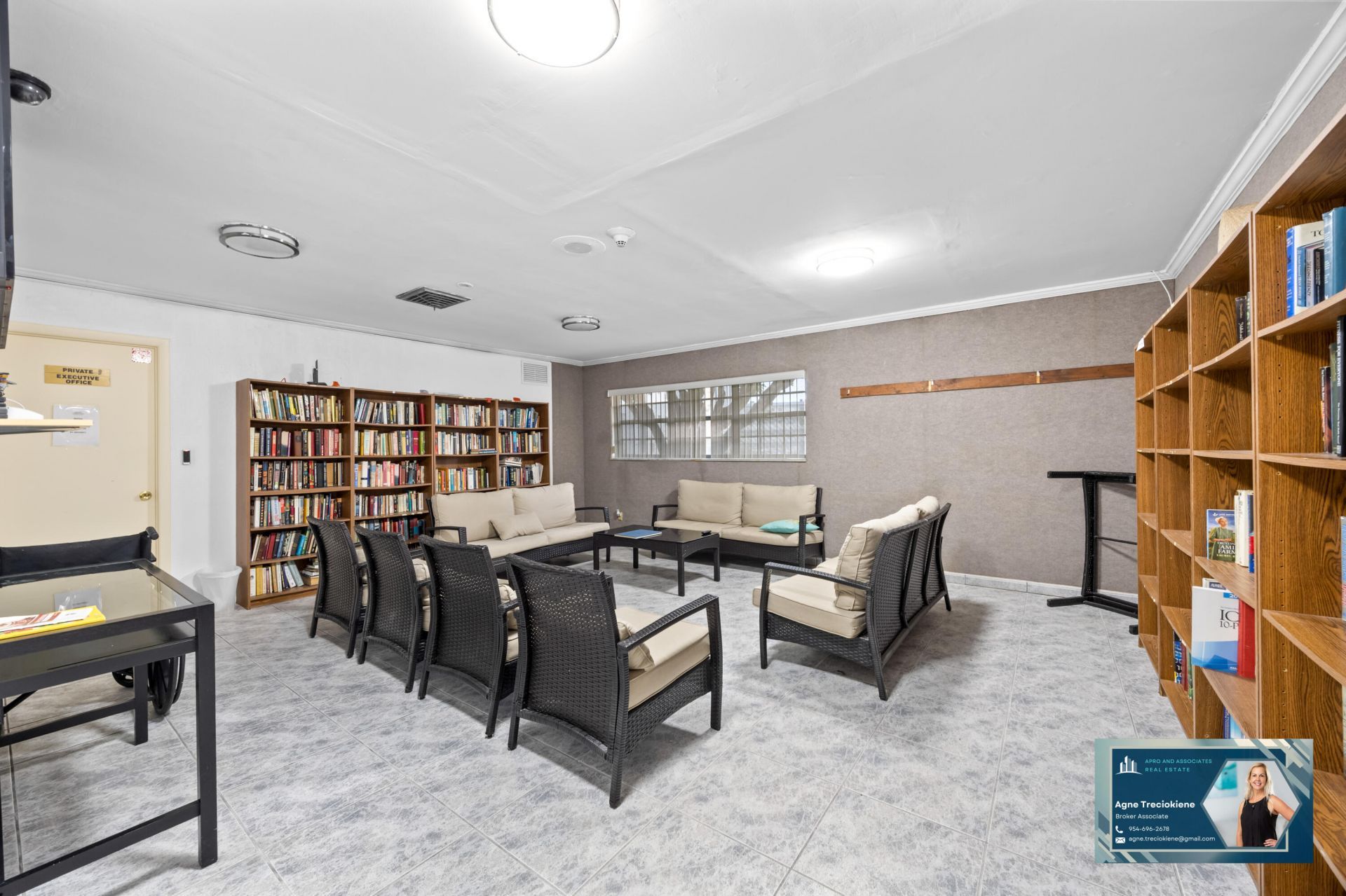 4000 NW 44th Avenue, Unit 315, Lauderdale Lakes, FL 33319 Photo