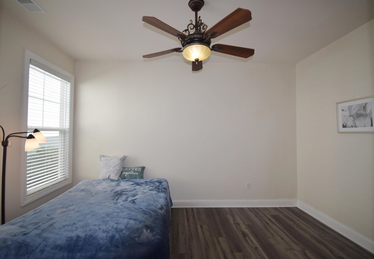 1192 Culbertson Ave.  Photo 11