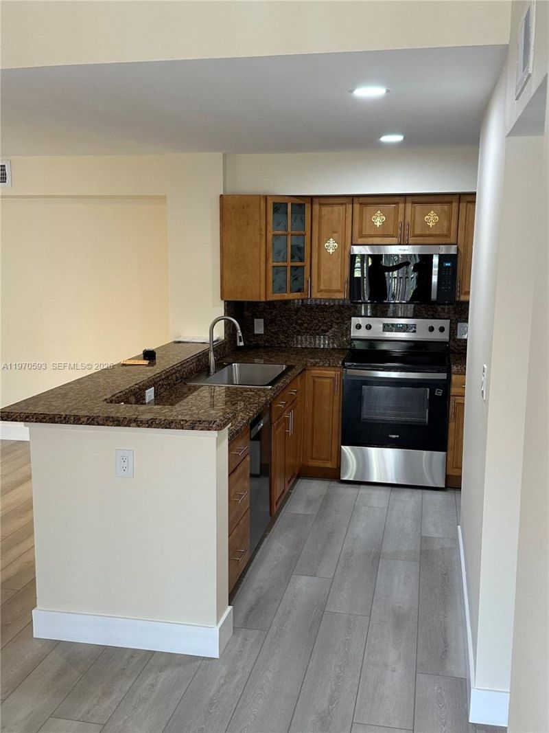 560 S Park Rd, Unit 36-7, Hollywood, FL 33021 Photo