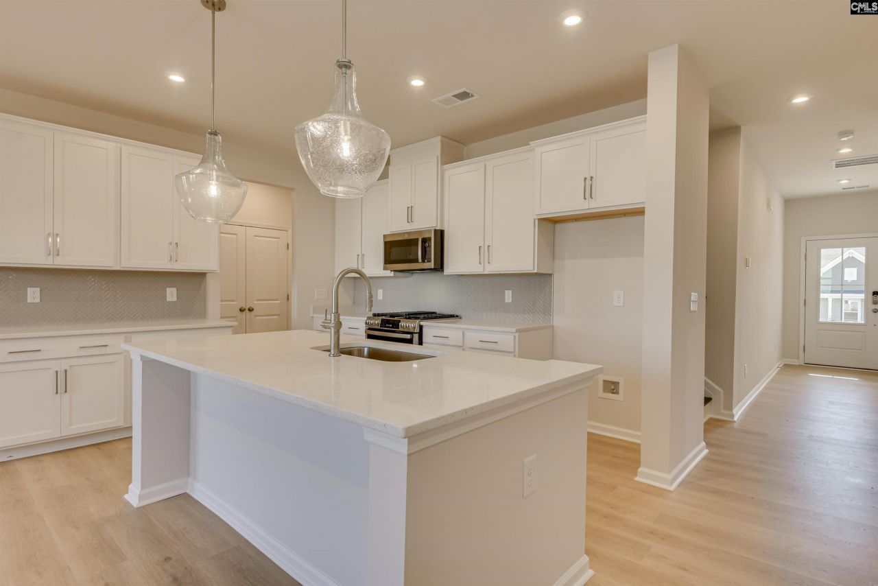 541 Edenwood Drive  Photo 9