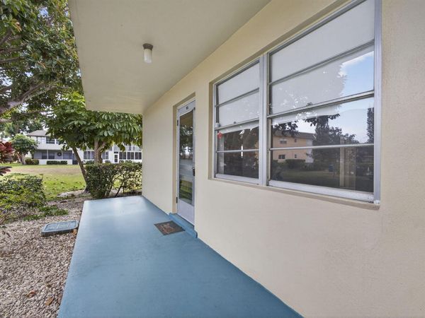 93 Dorchester E, West Palm Beach, FL 33417