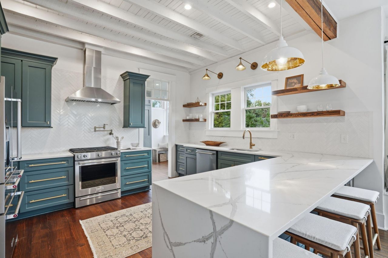 995 Ashley Avenue Photo 12