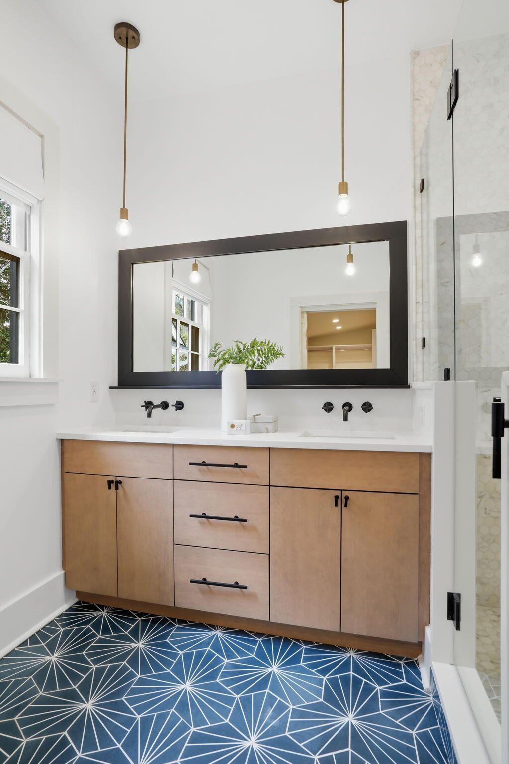 995 Ashley Avenue Photo 19