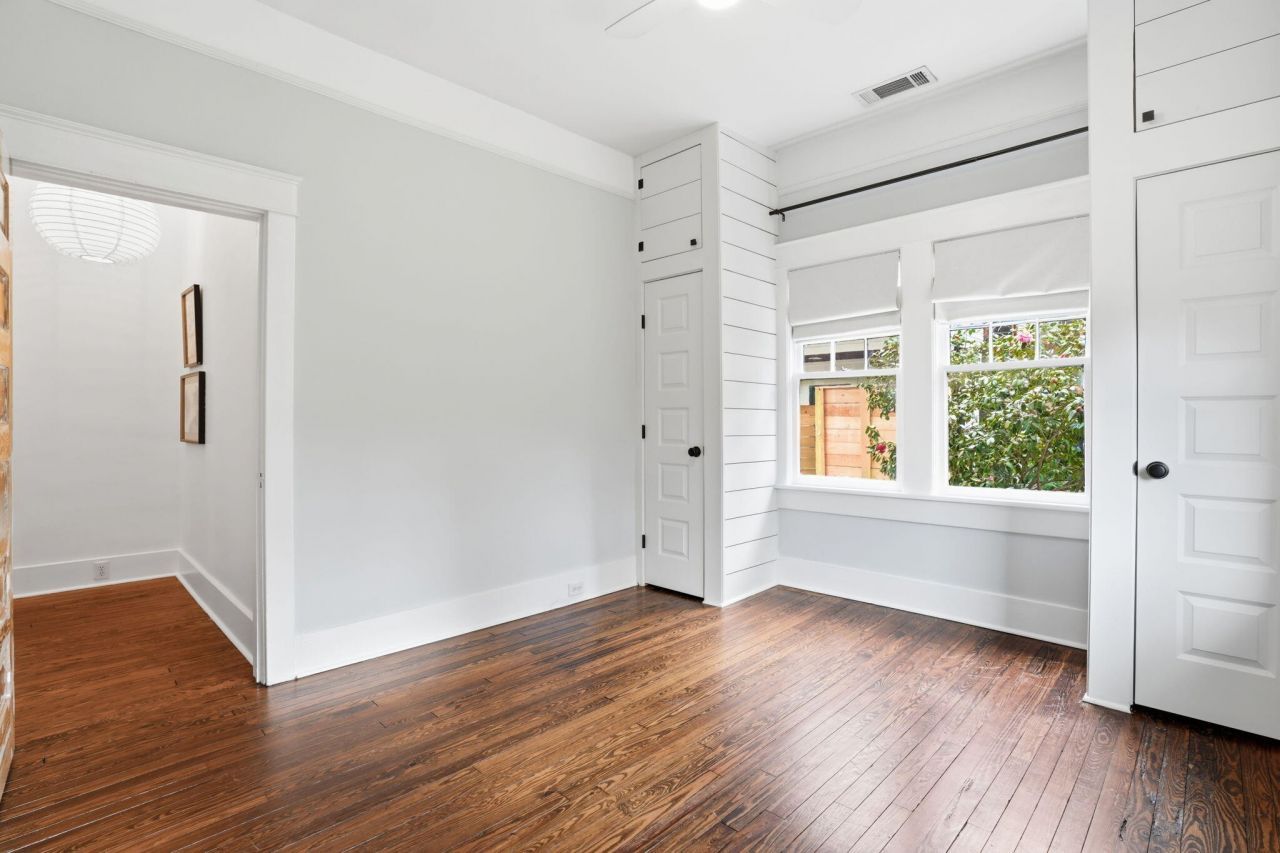 995 Ashley Avenue Photo 25