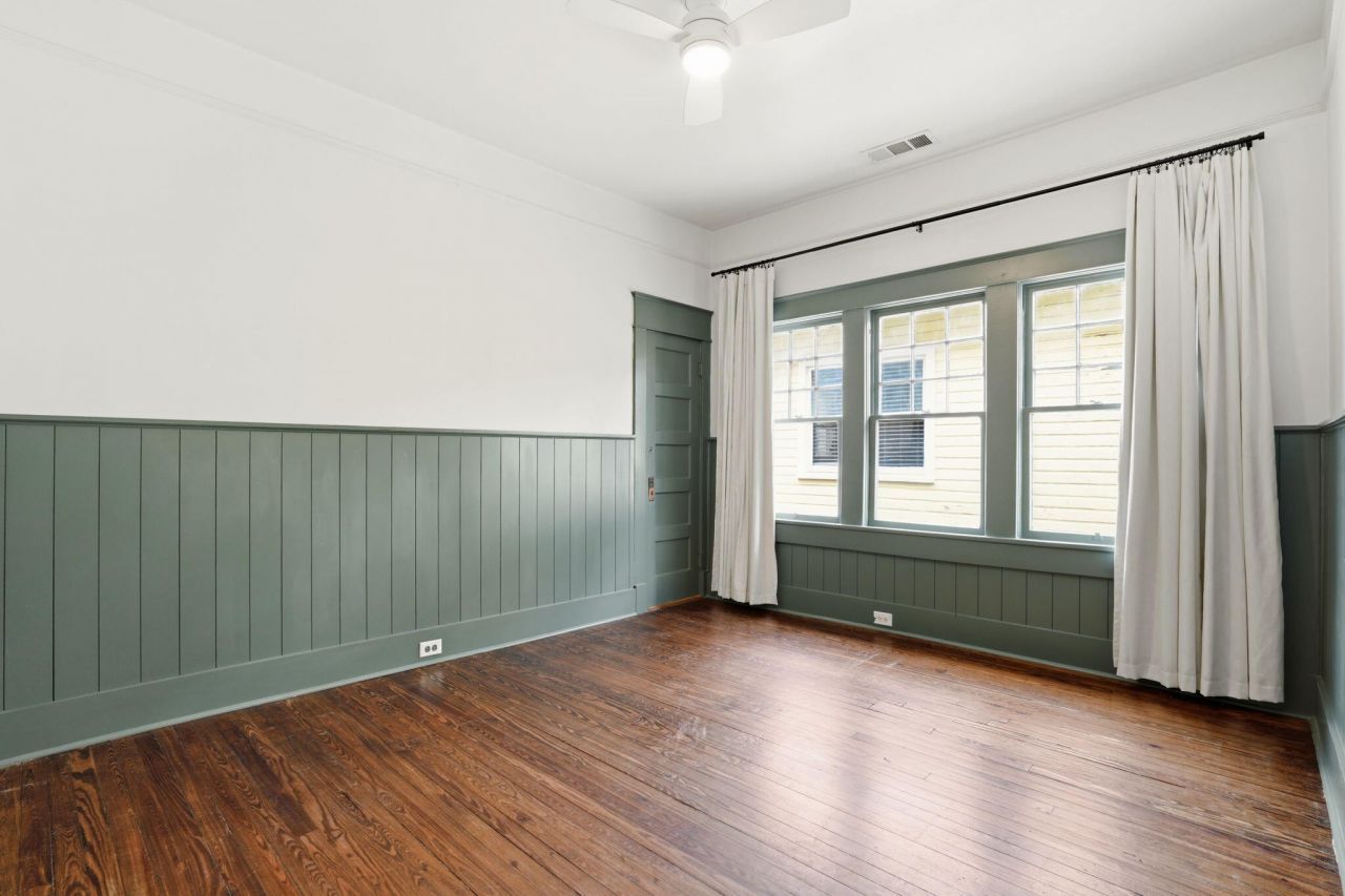 995 Ashley Avenue Photo 26