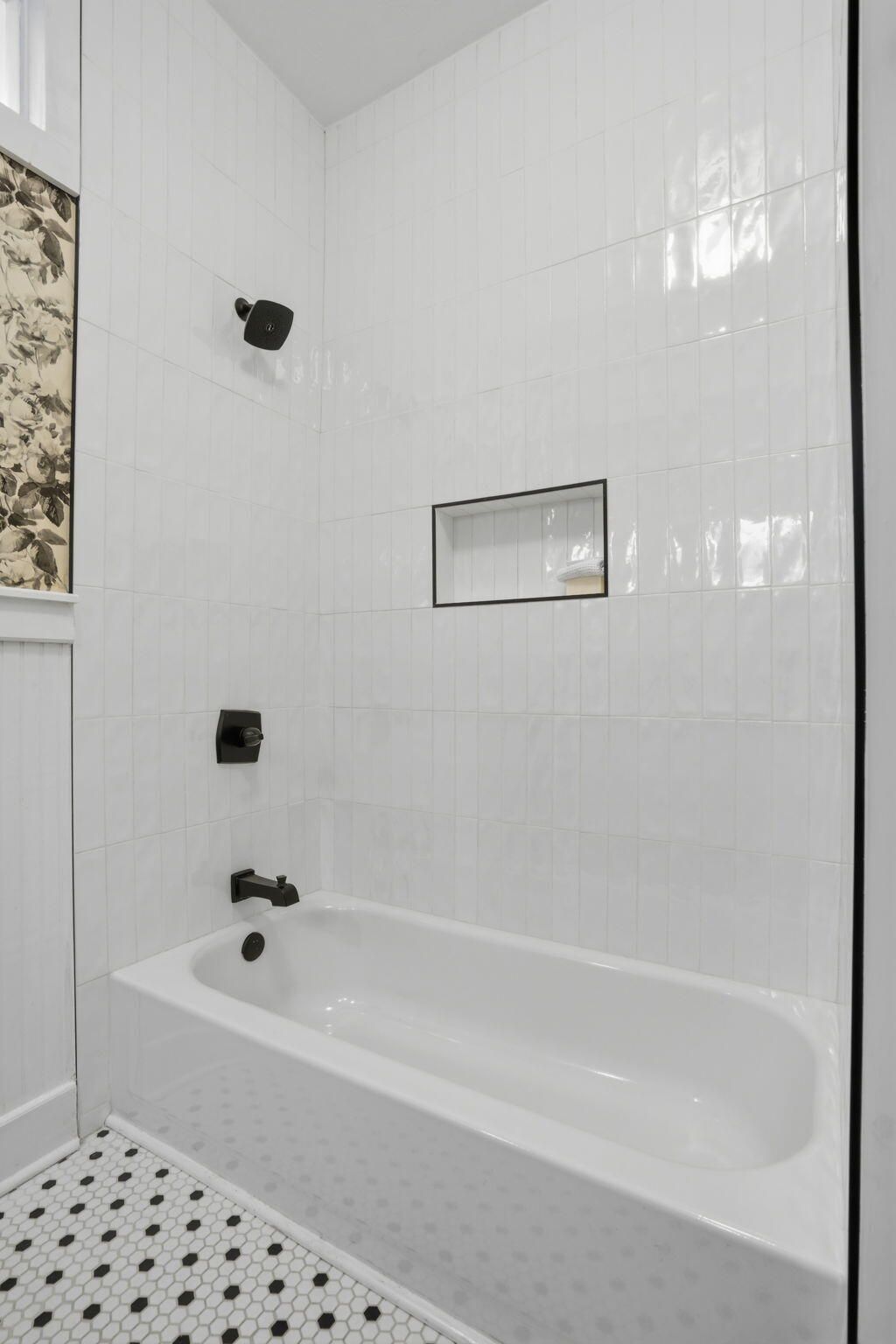 995 Ashley Avenue Photo 29