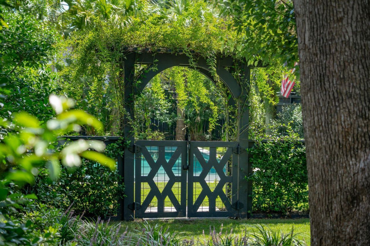 995 Ashley Avenue Photo 34