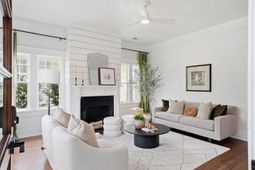 995 Ashley Avenue photo 4