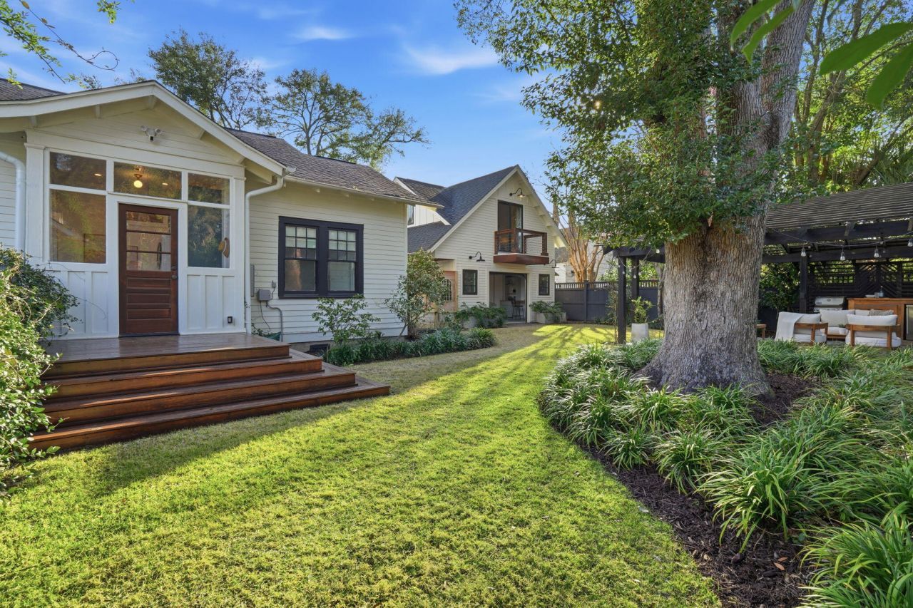 995 Ashley Avenue Photo 42