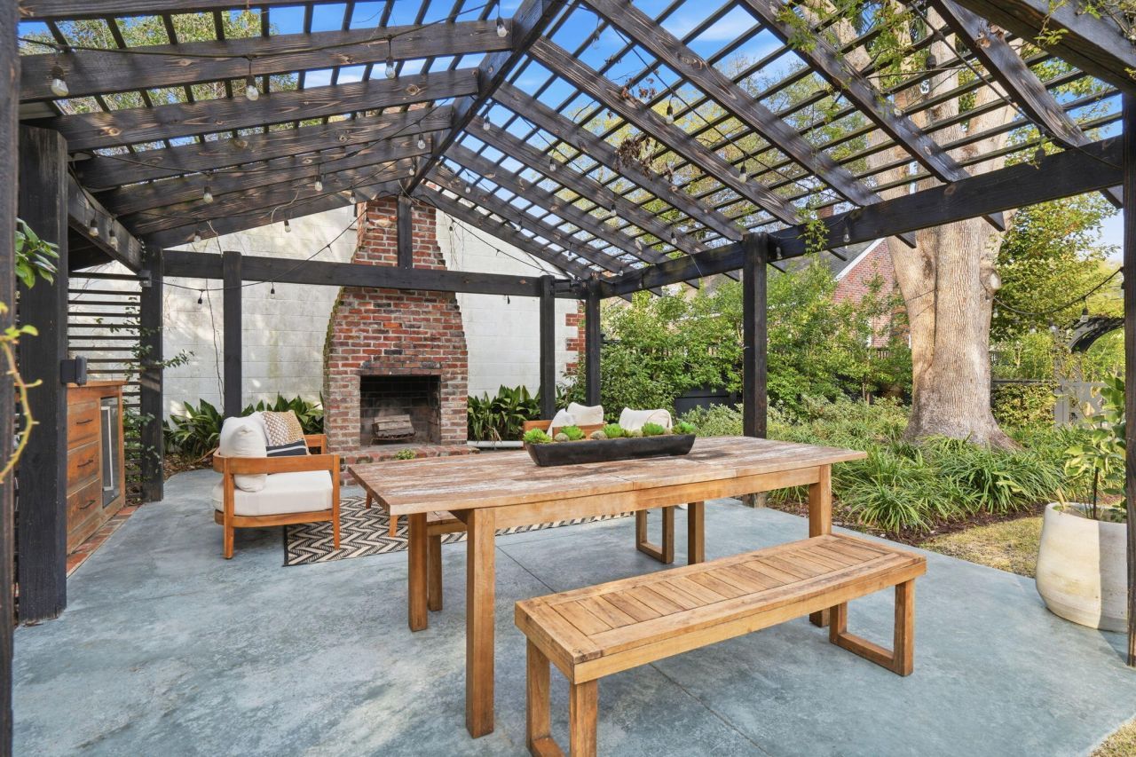 995 Ashley Avenue Photo 48