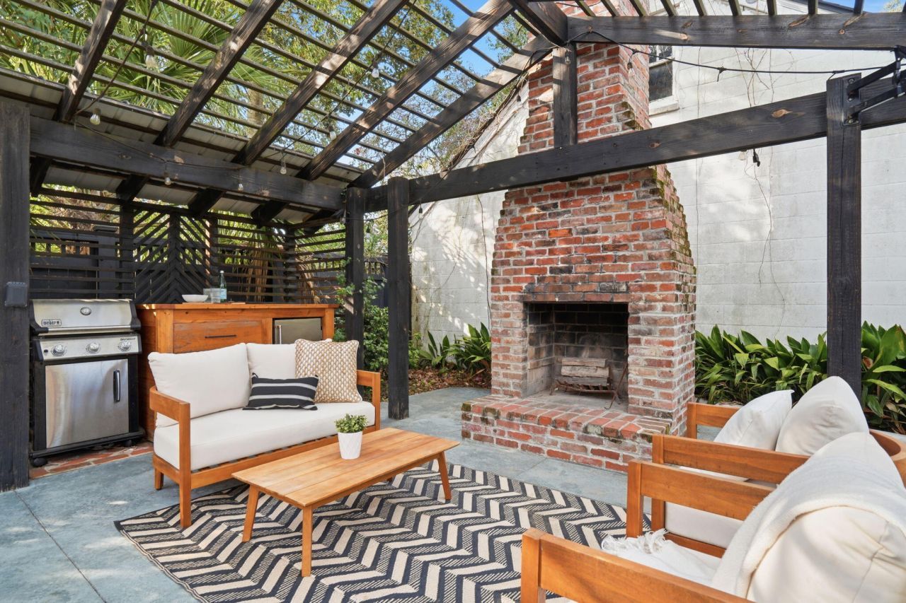 995 Ashley Avenue Photo 49