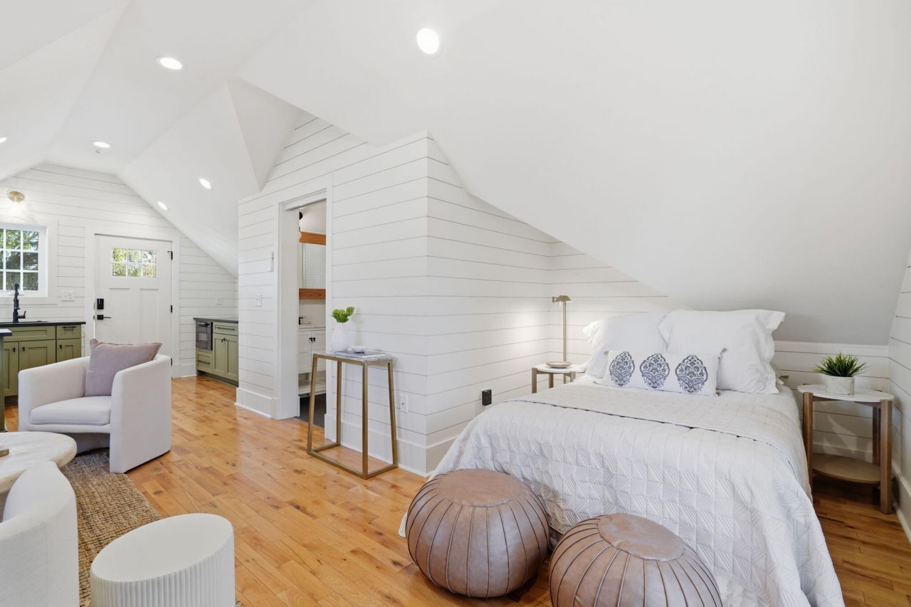 995 Ashley Avenue Photo 60