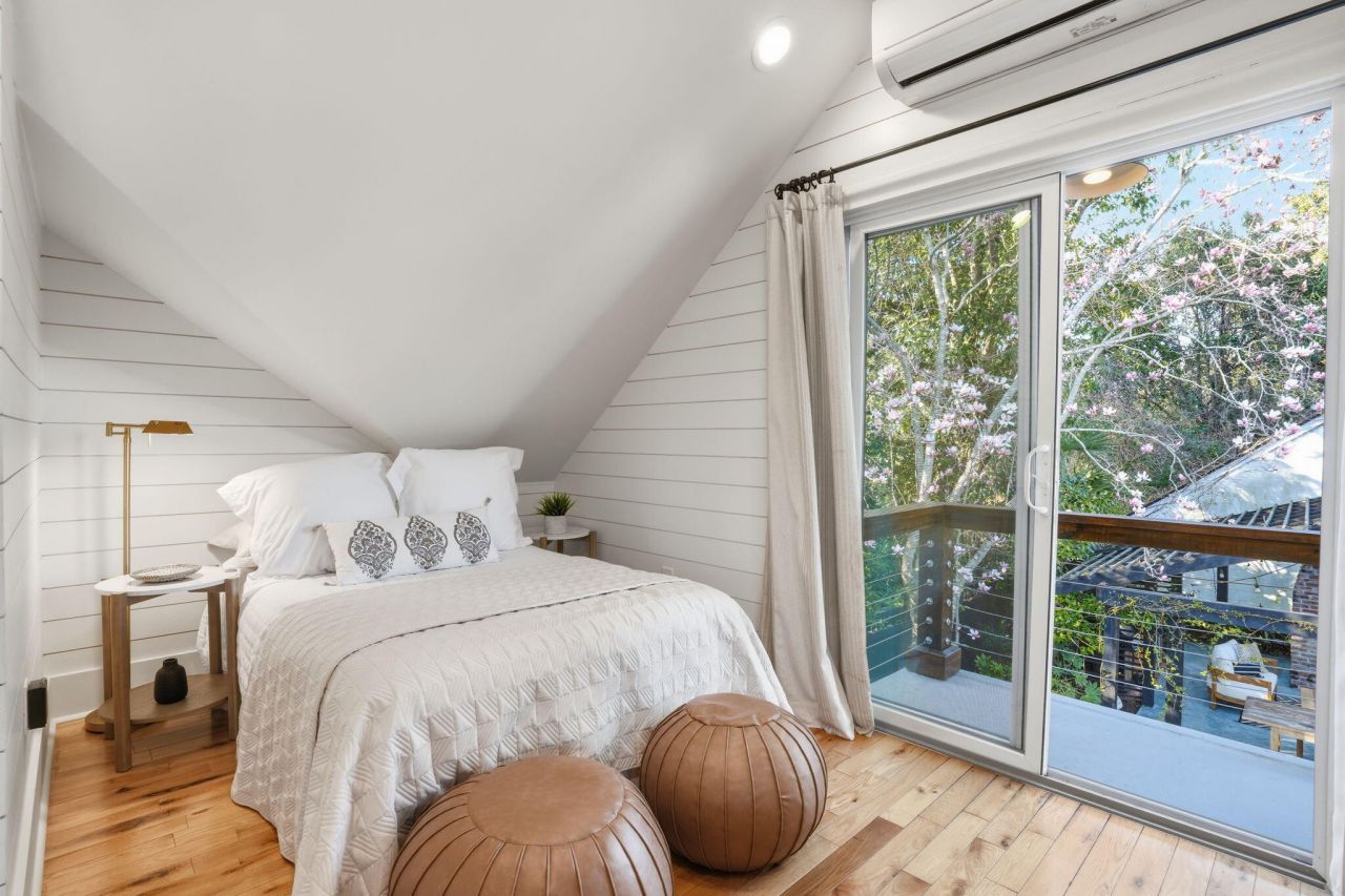 995 Ashley Avenue Photo 61