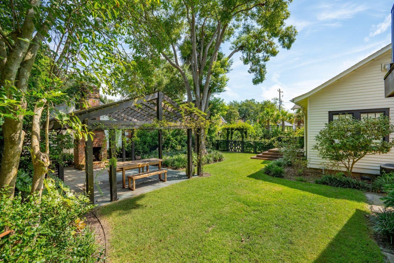 995 Ashley Avenue Photo 63