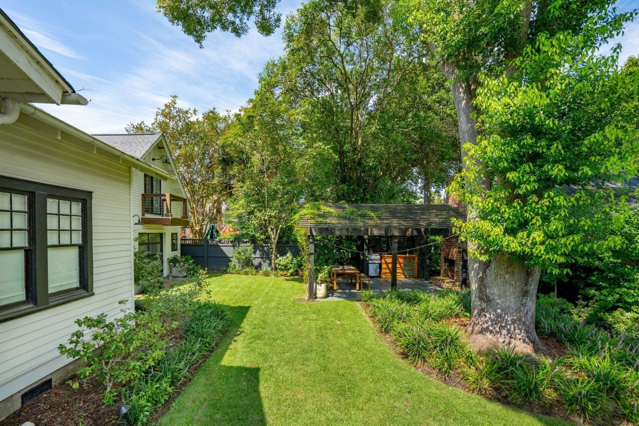 995 Ashley Avenue Photo 67