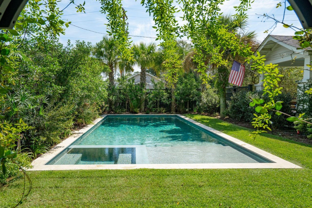 995 Ashley Avenue Photo 69