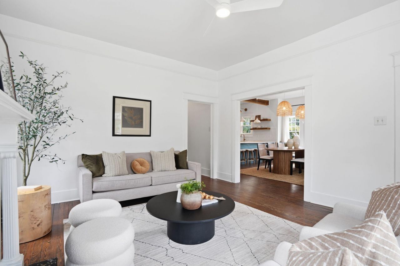 995 Ashley Avenue Photo 7