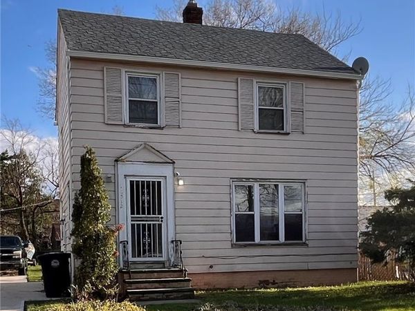 16512 Stockbridge Avenue, Cleveland, OH 44128